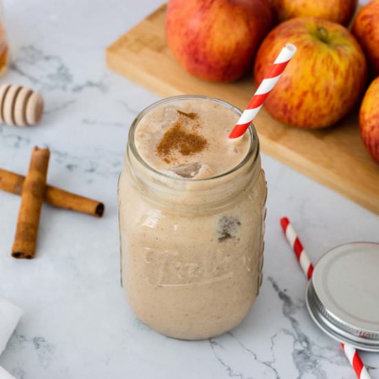 Apple Pie Smoothie - Recipe photo by fooodlove