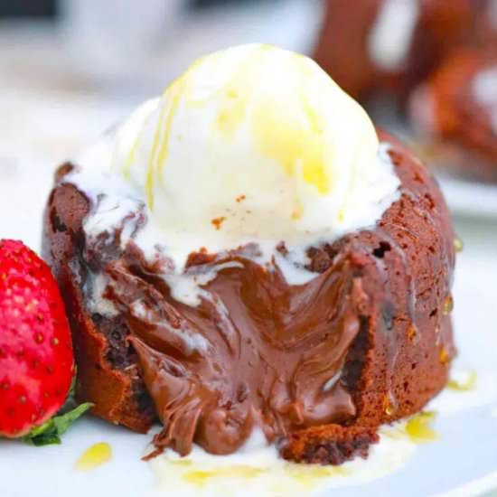 Air Fryer Lava Cake - Recipe photo by peasandpeonies
