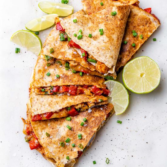 EASY CHICKEN QUESADILLA - Recipe photo by healthyfitnessmeals