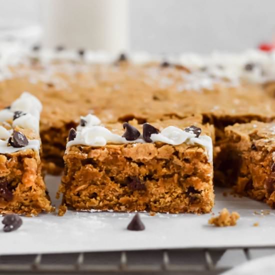 Oatmeal Chocolate Chip Blondies - Recipe photo by apaigeofpositivity