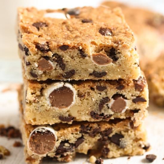 Easter Mini Egg Cookie Bars - Recipe photo by adinutza