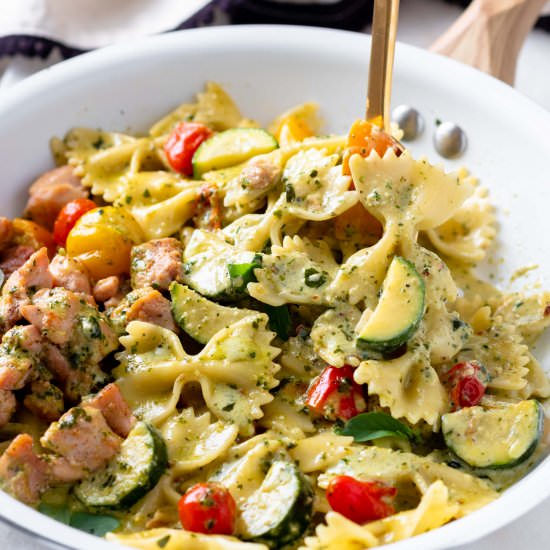 Chicken Pesto Pasta - Recipe photo by ChefDeHome