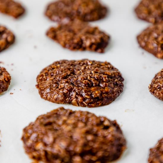 No-Bake Nutella Oatmeal Cookies - Recipe photo by ScienceandCrumbs