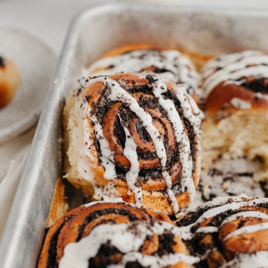 Oreo Cinnamon Rolls - Recipe photo by alpineella