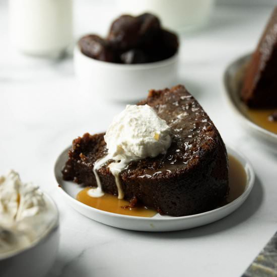 Date Cake with Rum Toffee Sauce - Recipe photo by MaesMenu