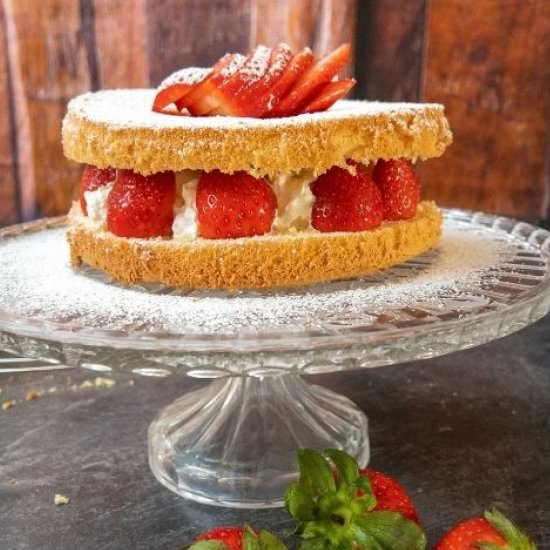 Strawberry Sponge Cake - Recipe photo by CombineGoodFlavors
