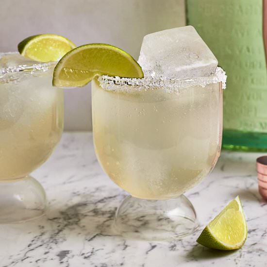Classic Skinny Margarita - Recipe photo by erinliveswhole