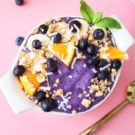 Blueberry Mint Smoothie Bowl - Recipe photo by wellvegan