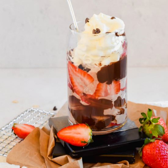 Chocolate Strawberry Overnight Oats - Recipe photo by apaigeofpositivity