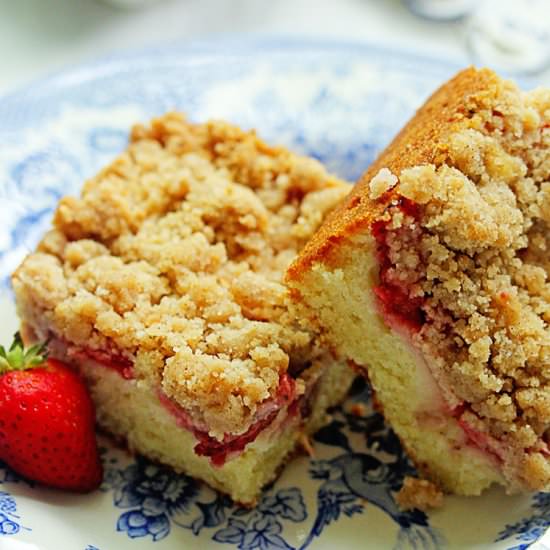 Strawberry Crumble Cake - Recipe photo by grandbabycakes
