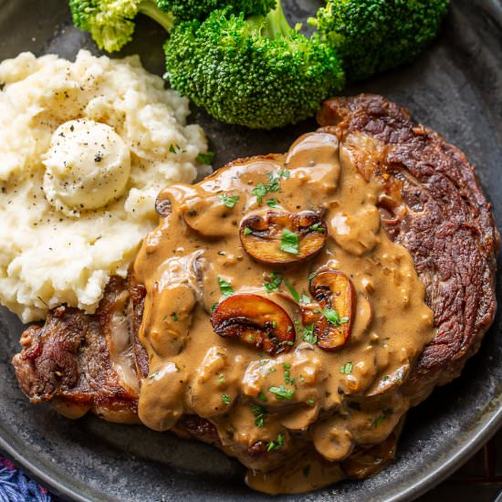 Mushroom Sauce for Steak - Recipe photo by Savingroomfordessert