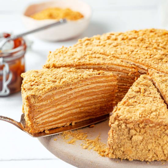 Simple Honey Cake with Cream - Recipe photo by allweeat
