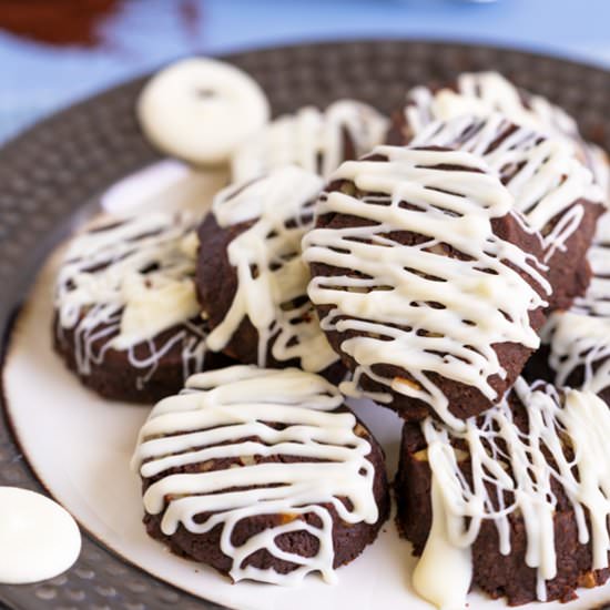 Chocolate Walnut Shortbread Cookies - Recipe photo by Mycookiejourney