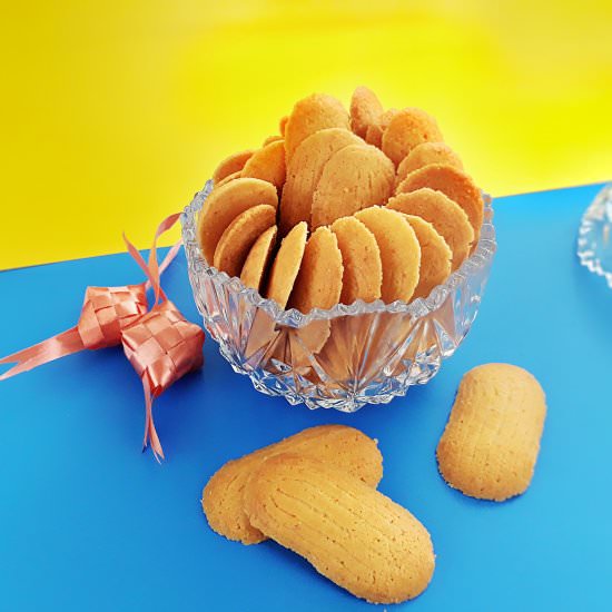 LANGUES-DE-CHAT COOKIES - Recipe photo by MyHomeDiaryinTurkey