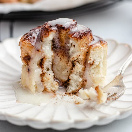 Air Fryer Cinnamon Rolls - Recipe photo by Thedeliciousplate