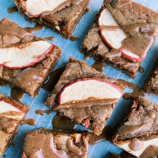 Apple Cinnamon Blondies - Recipe photo by apaigeofpositivity