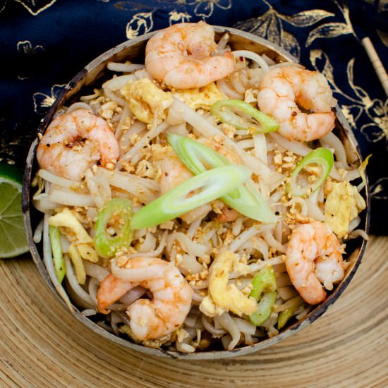 Pad Thai Noodles with Prawns - Recipe photo by Flawless Food