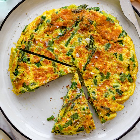 Asparagus Frittata - Recipe photo by jernejkitchen