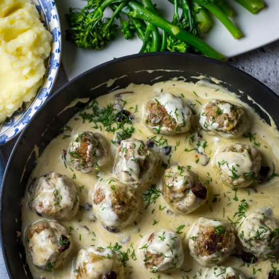 Swedish Meatballs with Sour Cream - Recipe photo by somebodyfeedseb