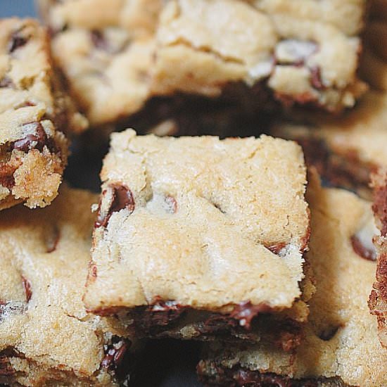 Chocolate chip cookie bars - Recipe photo by evabakes