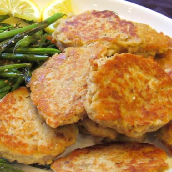 Crispy moist salmon patties - Recipe photo by deliciousnutritiousfood