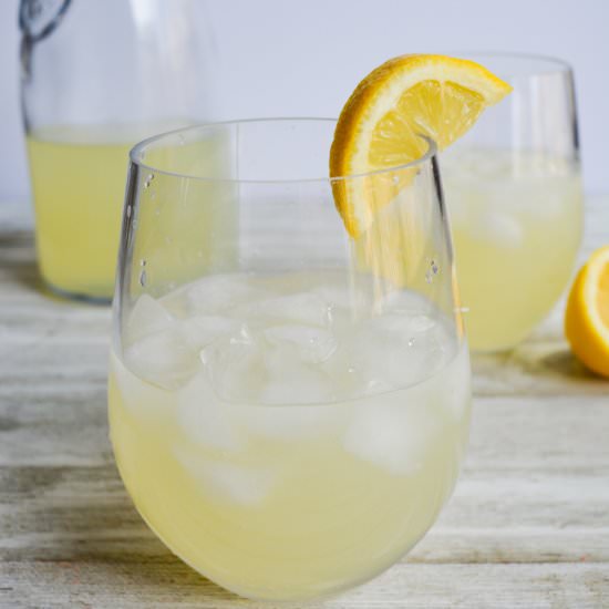 Keto Lemonade - Recipe photo by heyketomama