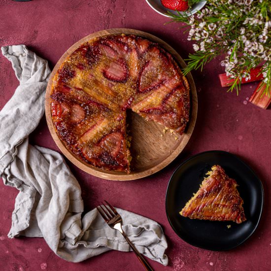 Strawberry Rhubarb Polenta Cake - Recipe photo by leisurefanclub