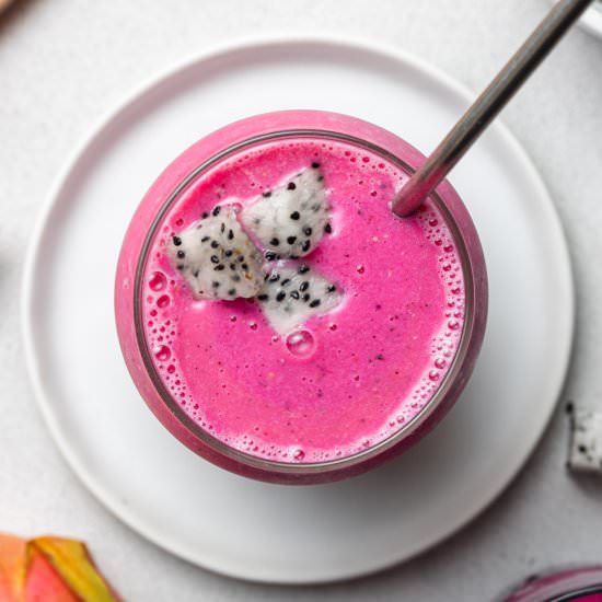 Dragon Fruit Strawberry Smoothie - Recipe photo by cookiedoughdiaries