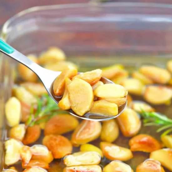 Garlic Confit - Recipe photo by peasandpeonies