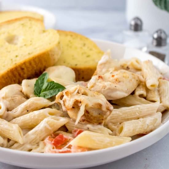 Copycat Applebees Chicken Penne - Recipe photo by bklynactivemama