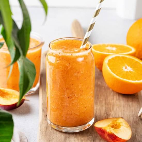 Apricot Smoothie with Carrots - Recipe photo by allweeat