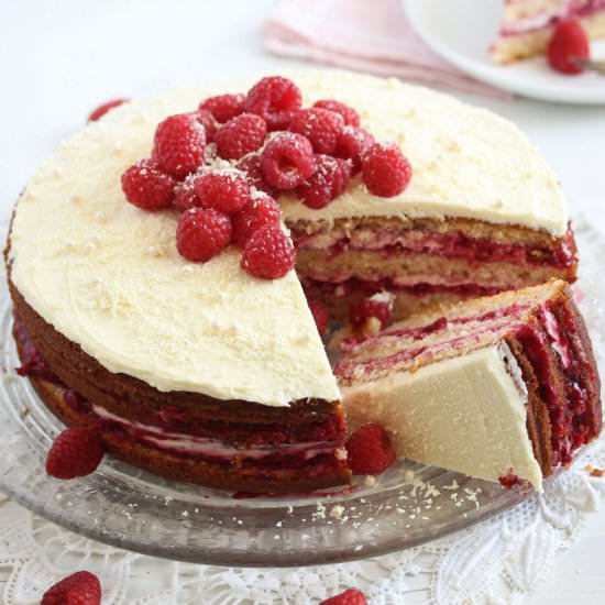 Raspberry and White Chocolate Cake - Recipe photo by adinutza