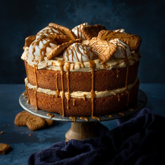 Easy Lotus Biscoff Cake - Recipe photo by KitchenMason
