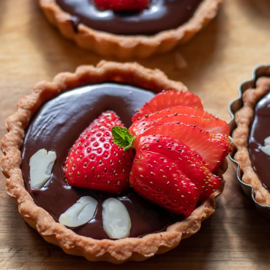 Chocolate & Strawberry Tartlets - Recipe photo by Cooking Gorgeous