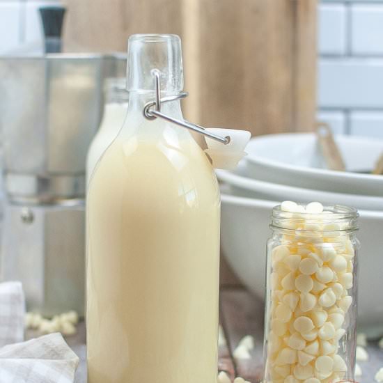 White Chocolate Syrup - Recipe photo by EasySauceRecipes