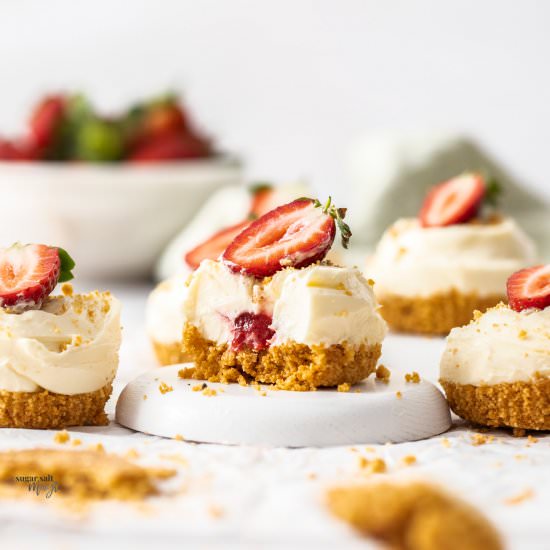 Mini Strawberry Cupcakes - Recipe photo by sugarsaltmagic