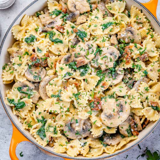 SPINACH AND MUSHROOM PASTA - Recipe photo by healthyfitnessmeals