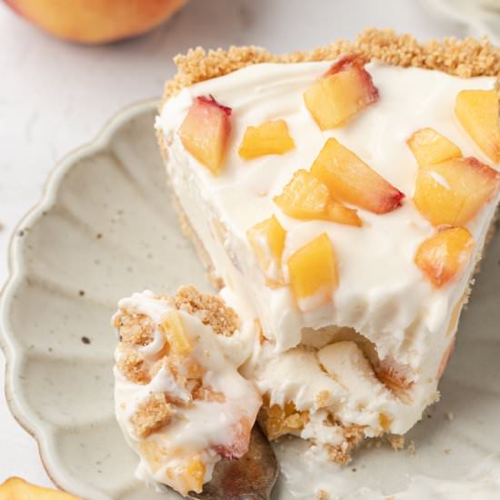 Peaches and Cream Cheesecake - Recipe photo by pumpkinnspice
