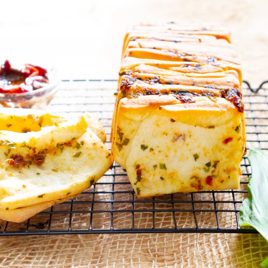 Pull-apart bread - Recipe photo by mecooks.com