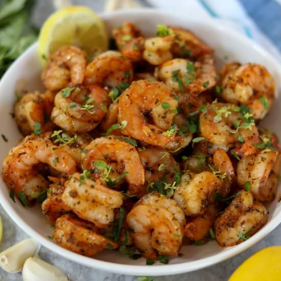 Blackened Shrimp with Garlic - Recipe photo by Man Meets Oven
