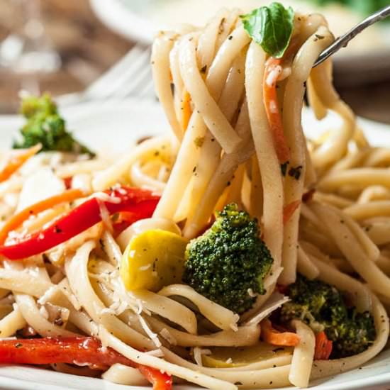 pasta primavera - Recipe photo by chewoutloud