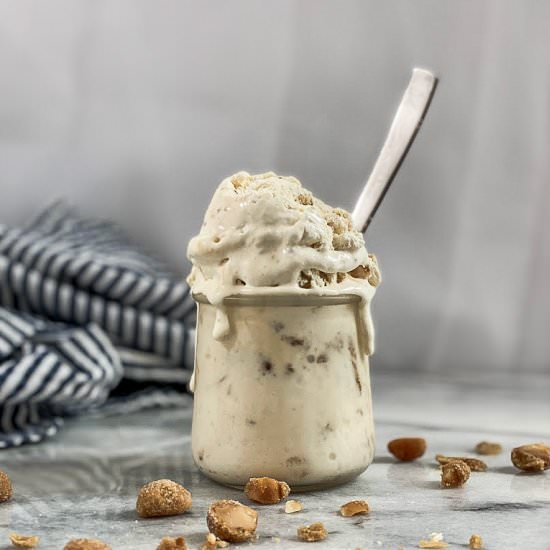 Macadamia Nut Brittle Ice Cream - Recipe photo by The Hungary Buddha