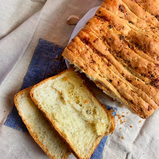 Homemade garlic bread - Recipe photo by hornoMX