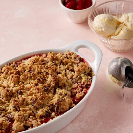Strawberry Rhubarb Crumble - Recipe photo by Barbara Curry