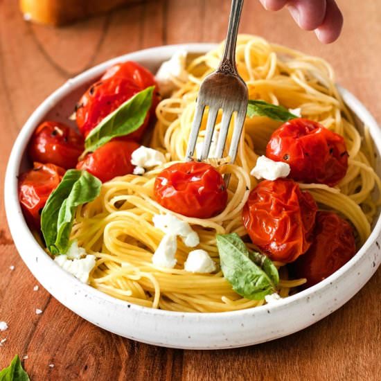 ROASTED TOMATOES GOAT CHEESE PASTA - Recipe photo by MellieB