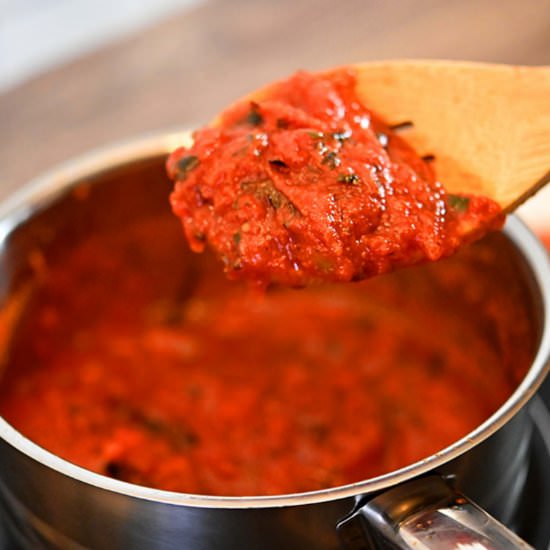 Easy Low Carb Pizza Sauce - Recipe photo by tarasketokitchen