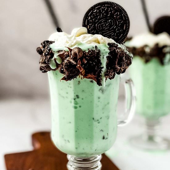 Mint Cookies and Cream Milkshake - Recipe photo by Sweet Simple Masala