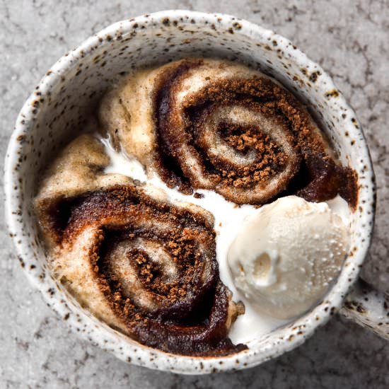 Gluten free microwave cinnamon roll - Recipe photo by georgeats