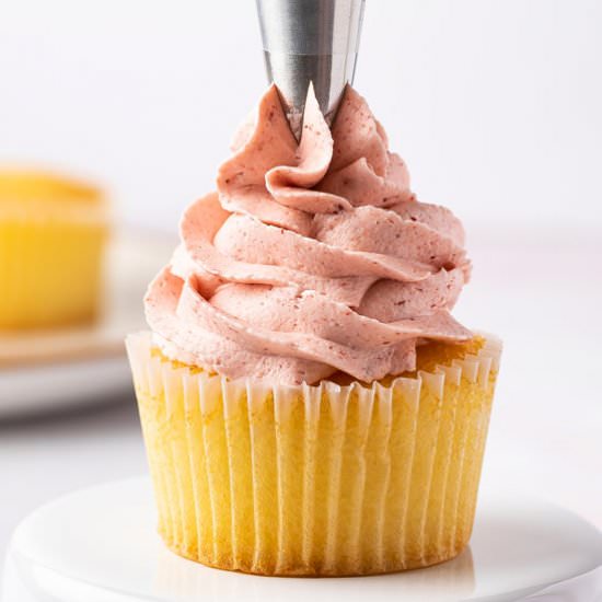 Strawberry Buttercream Frosting - Recipe photo by bellyfull