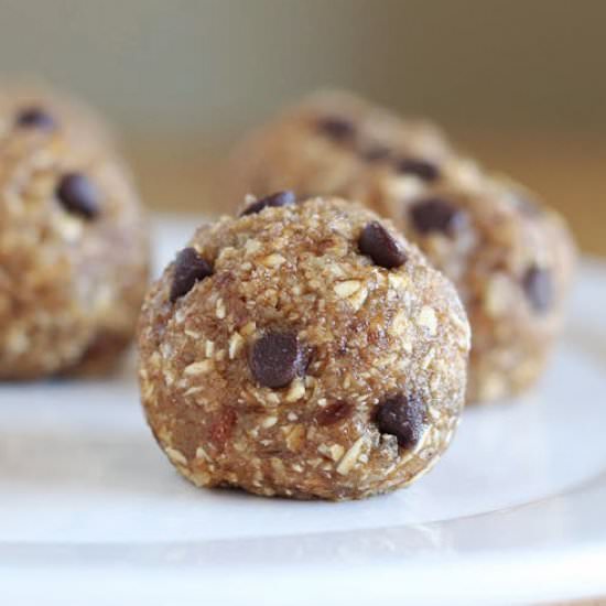 Oatmeal Energy Balls - Recipe photo by oatmealwithafork
